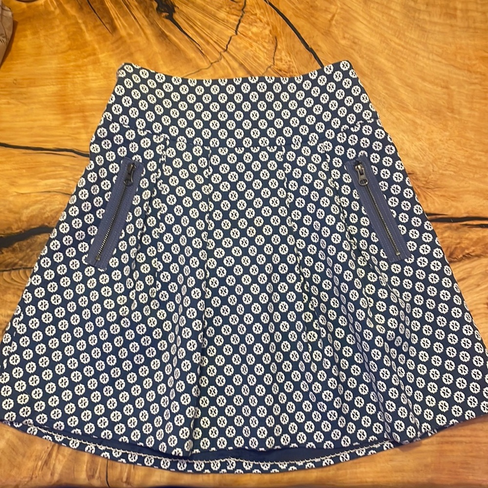 Anthropology above the knee skirt - blue and white midi skirt